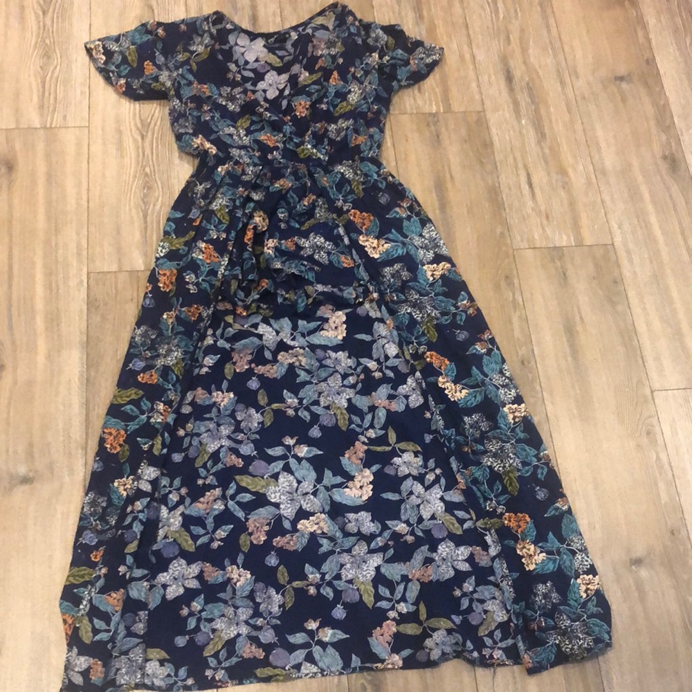 Women’s Angie Dress with Built in Shorts Navy Floral Dress Size Small